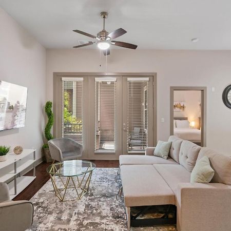 Grand Luxury Premium Vaulted Ceilings Woodbridge Exterior foto