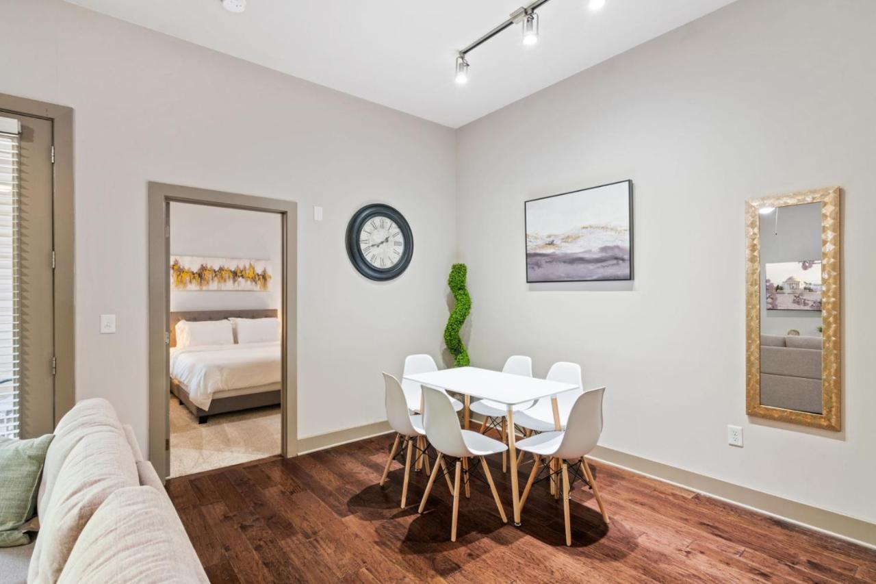 Grand Luxury Premium Vaulted Ceilings Woodbridge Exterior foto