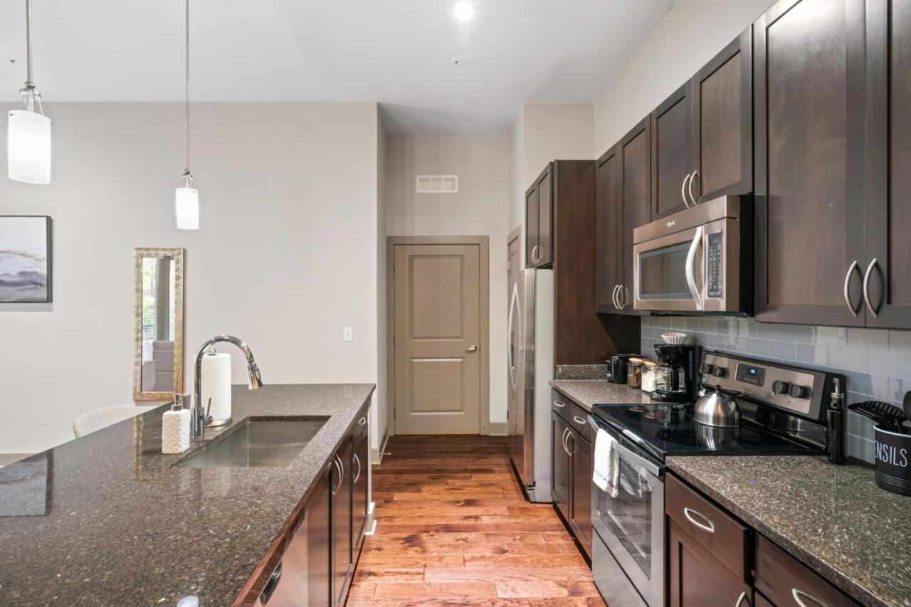 Grand Luxury Premium Vaulted Ceilings Woodbridge Exterior foto