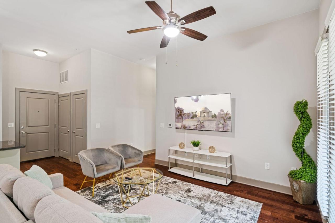 Grand Luxury Premium Vaulted Ceilings Woodbridge Exterior foto
