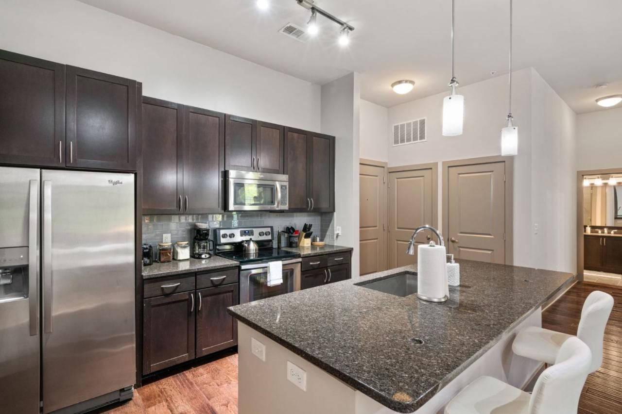 Grand Luxury Premium Vaulted Ceilings Woodbridge Exterior foto